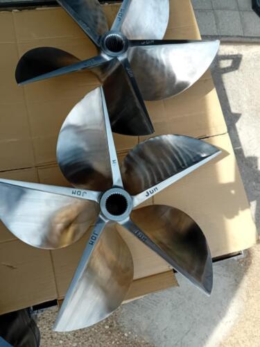 Revisione-eliche-in-acciaio-inox-di-superficie-per-piedi-Arneson2